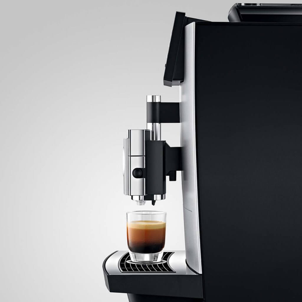 JURA X8: Der robuste, vielseitige Kaffeespezialitäten-Profi!